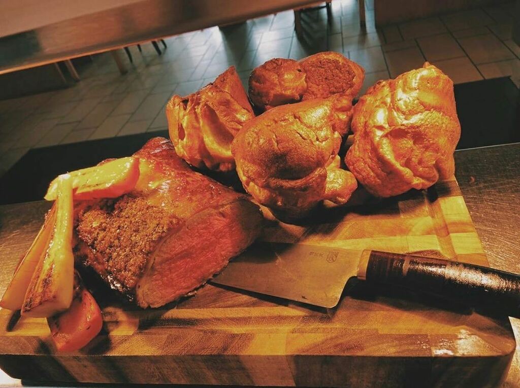 Now that’s what I call a Sunday roast 🍴
3 courses for £20 be sure not to miss out!!

#eatatdeanes #lovedeanes #deanesatqueens #sundayroast #easysunday #deanestogo #belfasttakeaway #shoplocal #localfood #belfastfood #belfasttakeaway instagr.am/p/CGxBZz-BNnU/
