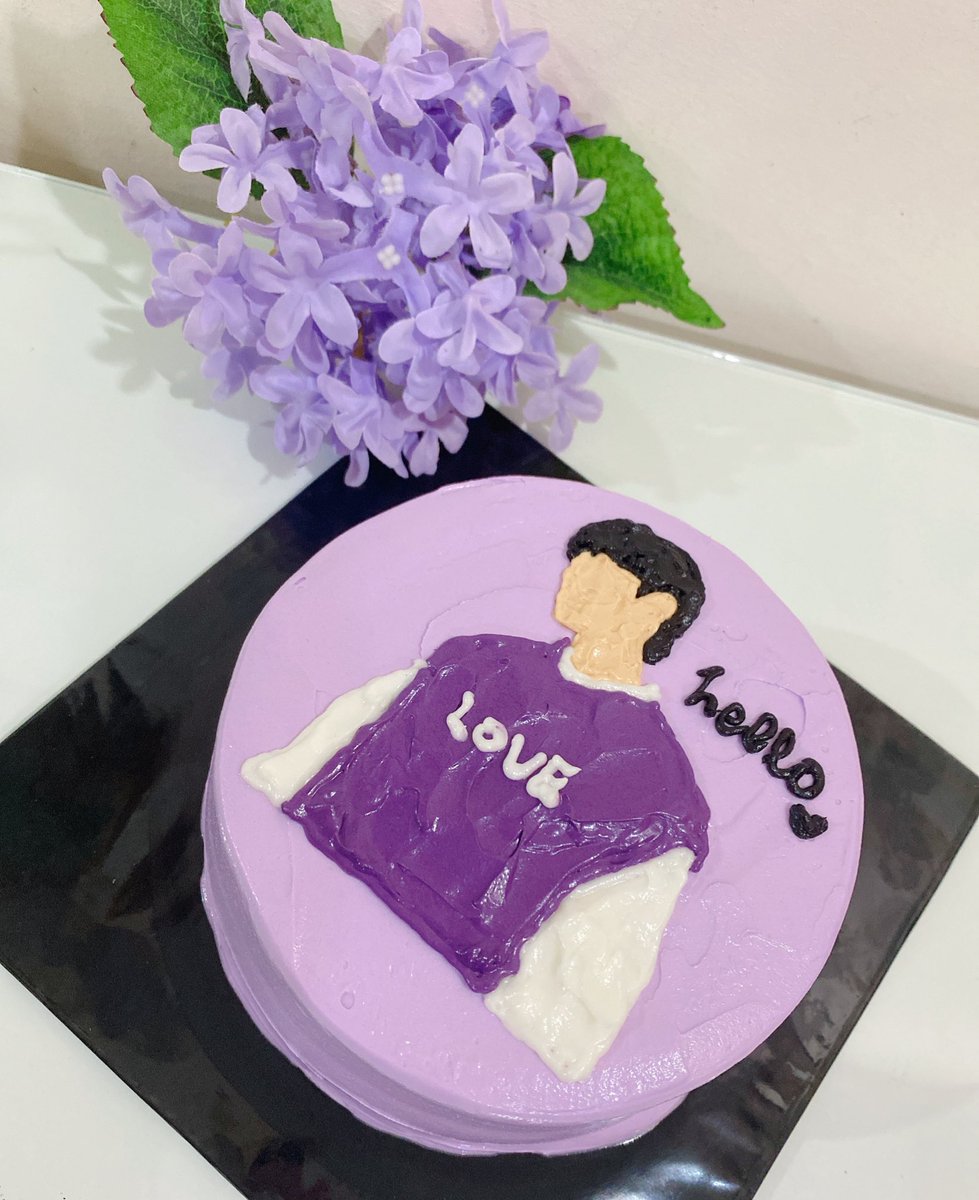 Thank you @chensnoona for the beautiful cake!! Jongdae will always be a source of happiness and comfort and I hope the days ahead will be tinged with pastel calmness and gentle joy. Have strength, my love. Be safe and know we’re always here for you ♡ 
#HelloDearCHEN #첸 #CHEN