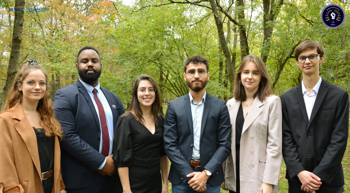 EvryInsolente's tweet photo. Evry Insolente est fière de vous présenter son nouveau bureau 2020-2021. 

Président : Adel ABDERRAHIM
Vice-présidente : Ambre SORIANO
Vice-présidente : Marion MACHAT-MÉNY
Secrétaire général : Nahayane SAID OMAR
Trésorier : Cyprien DIVARET
Responsable Championnat : Marine MOYAL https://t.co/SIwrGhgiXq