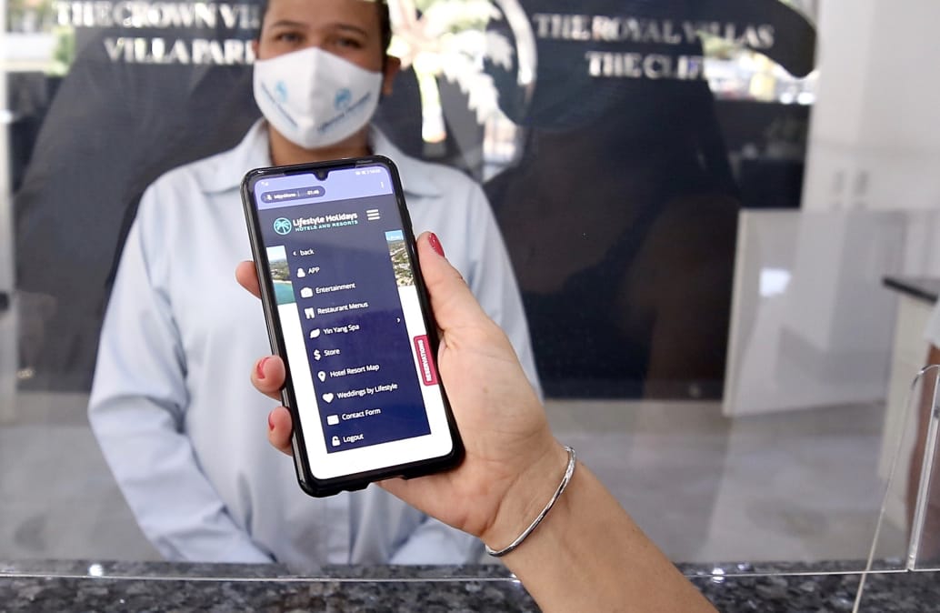 mwischenbart1's tweet photo. As we begin the home stretch I invite all members to visit https://t.co/ngj83jUQcD to familiarize themselves with our protocols and measures against COVID19. Join us for opening week, I look forward to seeing you there! 
#LHVCares
#LHVC https://t.co/xNGn5bDVtO