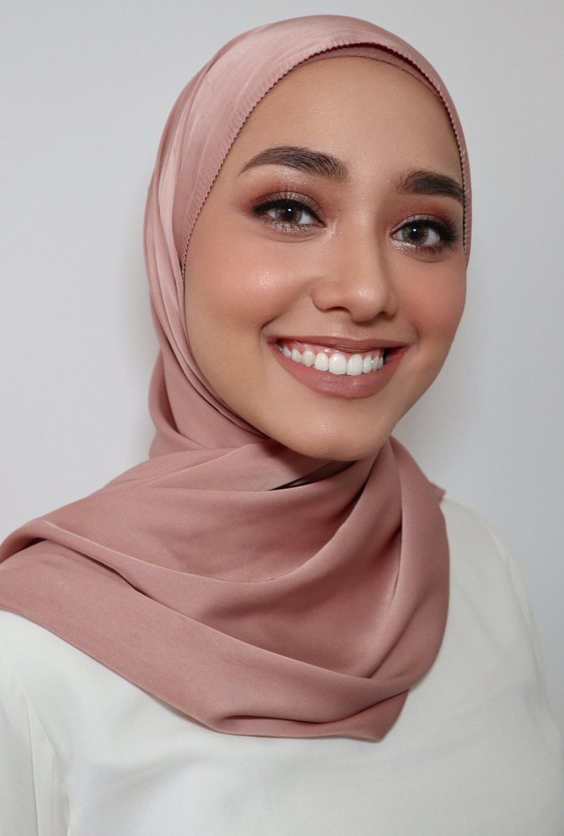 7. Makeup artistPaling penting pls pilih mua yg u berkenan. Contoh suka makeup natural pls go for natural mua. Jgn nanti nak makeup no makeup tp@ hire mua yg biasa buat makeup bold. &&& klu u peminat natural makeup pls lah hire i 