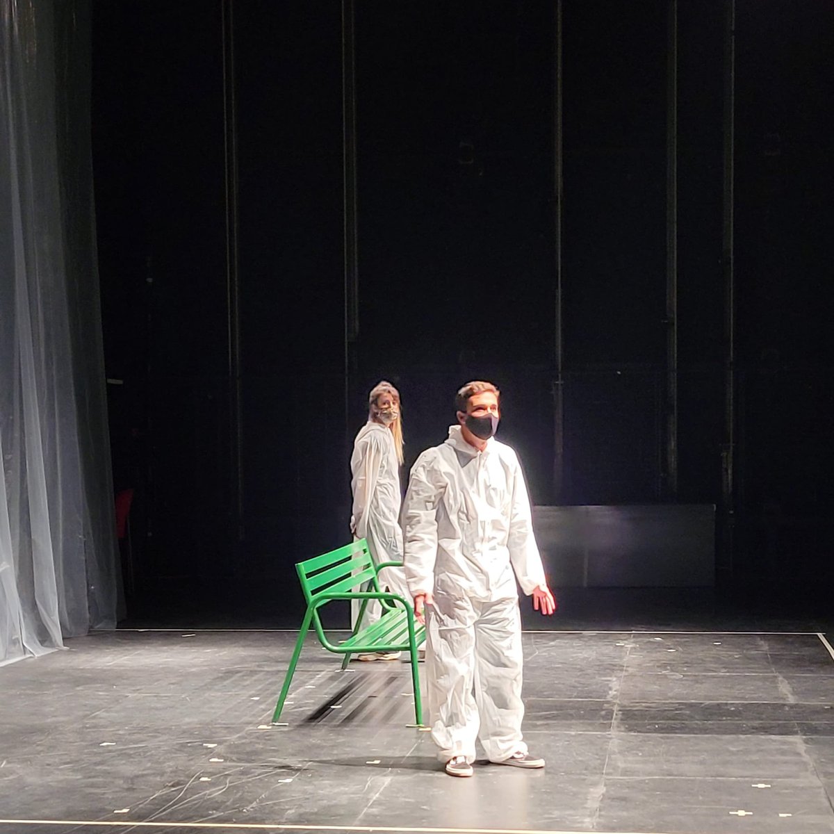 TeatredeButxaca's tweet photo. Hem començat temporada de nou #assaonadament #confinadament Històries que parlen d'aquesta realitat que vivim i de les sensacions que experimentem. Un treball excel·lent per tornar a gaudir del #teatre a #Mollerussa @saodeponent https://t.co/Q5C1sIGCjC