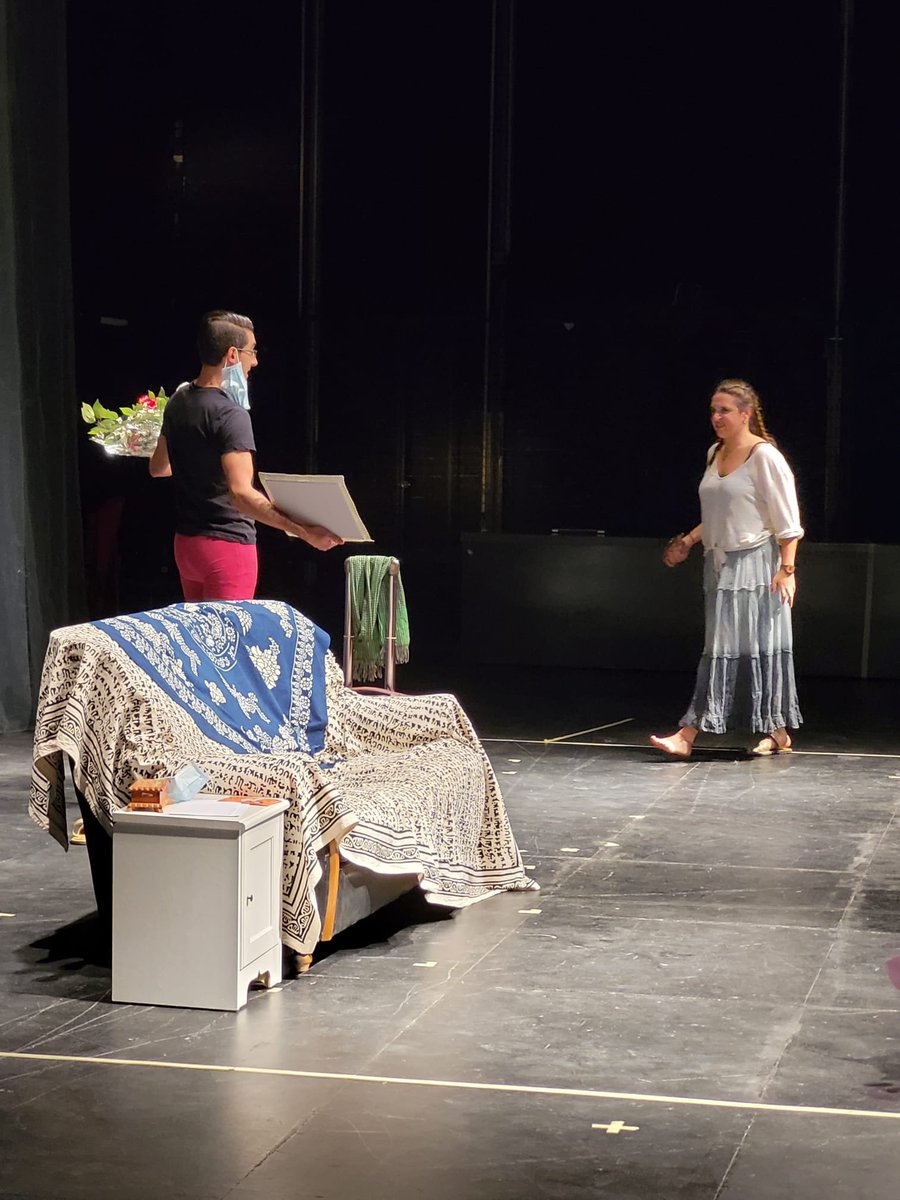 TeatredeButxaca's tweet photo. Hem començat temporada de nou #assaonadament #confinadament Històries que parlen d'aquesta realitat que vivim i de les sensacions que experimentem. Un treball excel·lent per tornar a gaudir del #teatre a #Mollerussa @saodeponent https://t.co/Q5C1sIGCjC