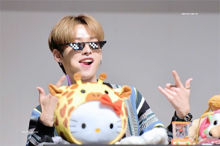 miss_zandri's tweet photo. Happy birthday 🥺🥺💞💞💘❤💘💖
#leeknow #leeknowday #LeeKnowUnreachableVisual #minho #minhoday #lino #happybirthdayleeknow https://t.co/EH2DXUss8B