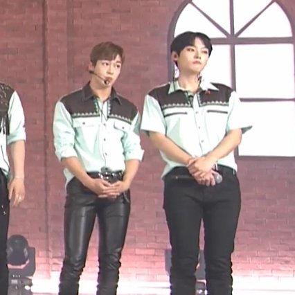 왜소해진 게 맞나.. 싶기도 하고