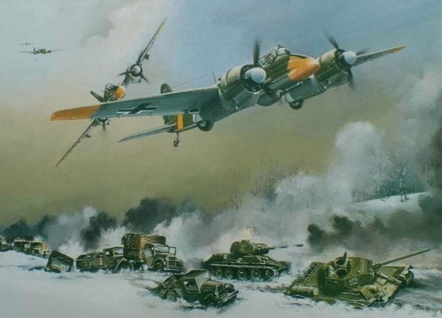 TRUFAULT's tweet photo. Un escuadrón de #Henschel #Hs129 atacando a una columna de tanques T-34 85 soviéticos y vehículos de diverso tipo cerca de la frontera alemana.
🇩🇪
#WW2 #WWII #SGM #2GM https://t.co/tSzsqZlLKD