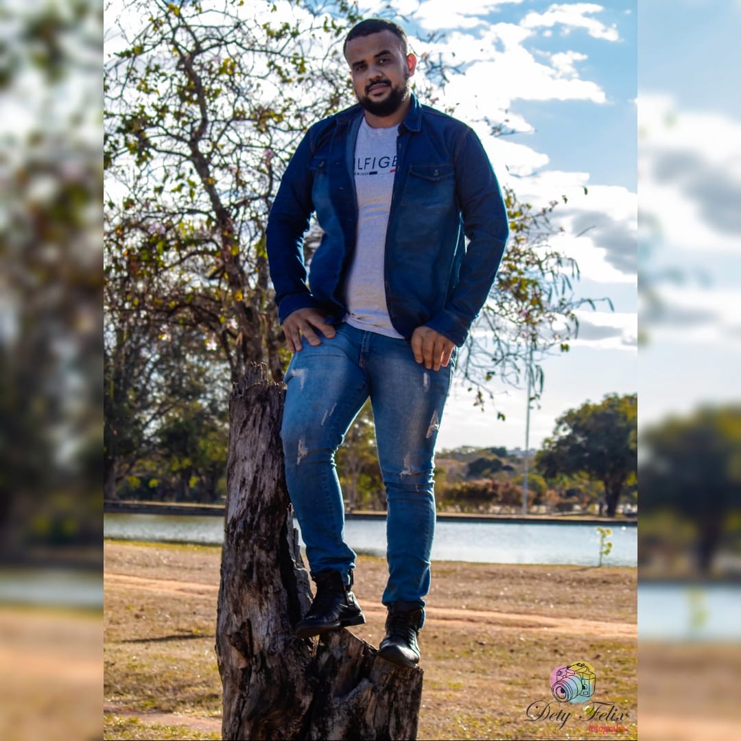 aglisson_ofic's tweet photo. Seja humilde para admitir seus erros, inteligente para aprender com eles e maduro para corrigi-los. ✌🍀😉

Fotografa: @dety_felix_fotografia 

#modamasculina #moda #modafeminina #estilo #fashion #style #o #lookdodia #look #brasil #tendencia #estilomasculino #verao #roupas https://t.co/r1j4q2gDTv