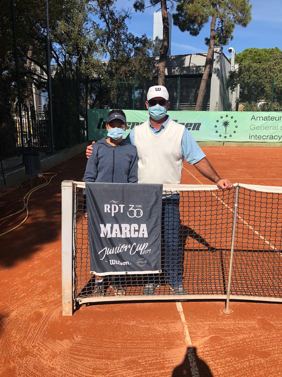 TGATennis's tweet photo. Enhorabuena a nuestra jugadora Anait Arutyunyan por su victoria en la 8ª prueba del 2º Circuito Nacional @marca Junior Cup U18 @WilsonTenisEsp celebrada en Marbella🙌🏾🏆

Por otro lado nuestro jugador @karool22 también disputo la Prueba cediendo en Semifinales 👏🏾 #TGATEAM https://t.co/4jWinAFr25