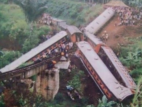 Tgl 25 Okt 1995, atau 25 thn yl telah terjadi tragedi kecelakaan KA di jembatan Trowek ( Cipeundeuy - Cirahayu). Bermula dari KA Galuh dgn rute Pasar Senen - Banjar mengalami gangguan di Stasiun Cibatu, yg kemudian digabung dgn KA Kahuripan (Bandung-Kediri)