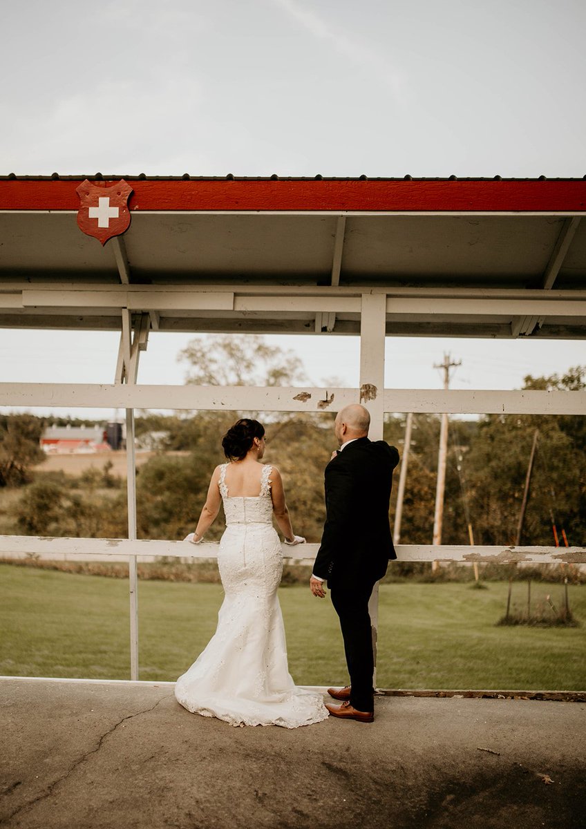 Centeredthreads's tweet photo. How are my southern #Wisconsin brides doing? Are your plans pulling together?
#wisconsinbride #alterations #newglarus https://t.co/Xz7gPEKDu0