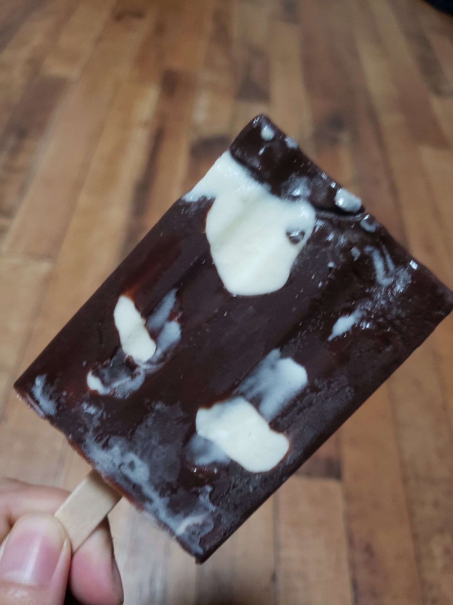 Twitter 上的 麻婆豆腐 Rt Amamin Rerun セイカのバキチョコ チョコバキバキ系アイスの中でもトップに入るチョコ率で最高だからみんな食べてくれよな ほぼチョコっていうかチョコ チョコに間違ってアイスかかってそのまま出荷したくらいにほとんど