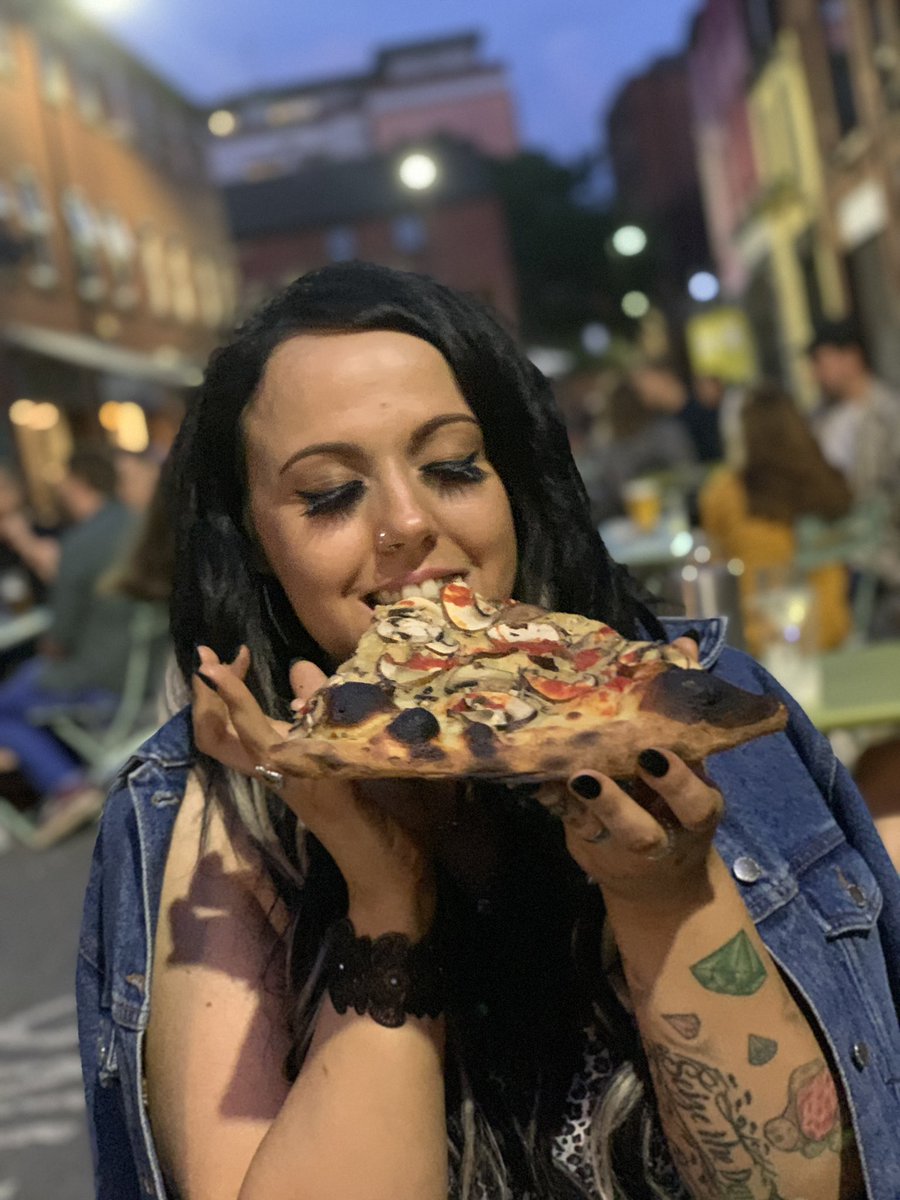 jonny_bass's tweet photo. Definitely substantial @common_bar #SliceGate https://t.co/3YsYfd4bFu