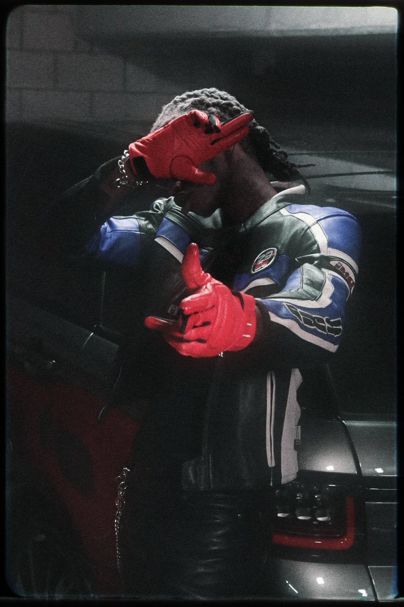 lanceyfouxx's tweet photo. let’s play guess the album name    . https://t.co/zdDC0HJGNv