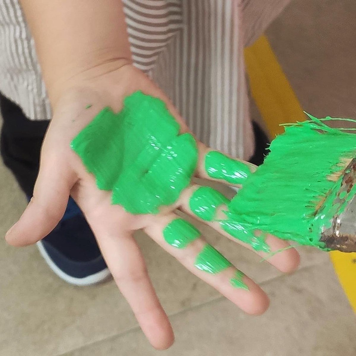 CarmelitasVila's tweet photo. Aquesta setmana, la classe d’infantil 4 anys ha descobert la lateralitat del cos. Els alumnes han aprés quina és la dreta i l'esquerra i quina mà utilitzen principalment. #ProjecteElCosHumà #Infantil #Carmelites #AcíEstic https://t.co/zyAjbRxO9z