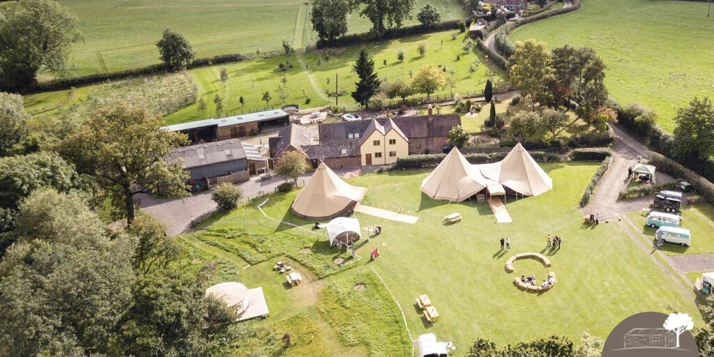 The #wedding field is manicured, flat with easy access, has electricity and drinking water, with ample space for several structures, and a dedicated area for camping &amp; #glamping! 🌲🌸

Start to plan your wedding today at the Haybarn -thehaybarn-weddingvenue.co.uk/outdoor-weddin…