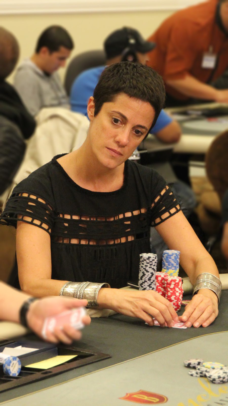 Happy birthday to Nika Futterman, she s now 51.  