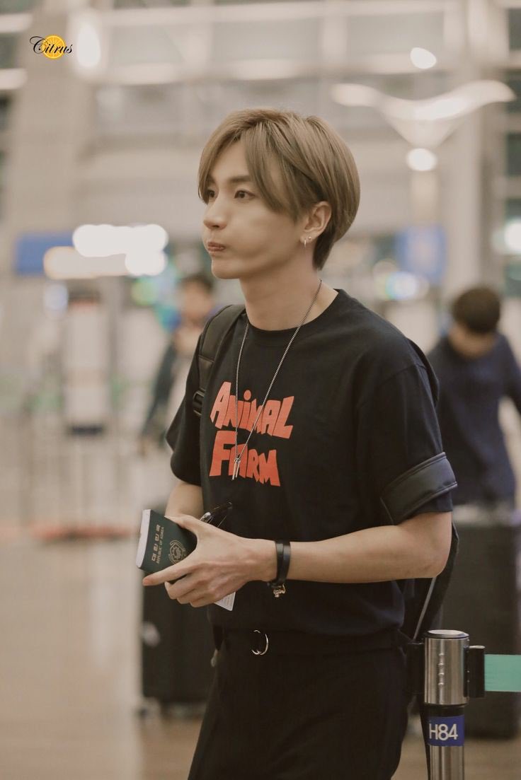 》#Leeteuk:
Nome: Park JungSoo
Data de nascimento: 01.07.83
Stage Name: Leeteuk
Debut no grupo: 06.11.2005
Fandom: Angel
Imãos: Park Inyoung - Irmã mais velha
Posição no grupo: Líder
Status no grupo: Ativo
Unit: Super Junior-T e Happy
Solo: - https://t.co/NPVZpZeih6