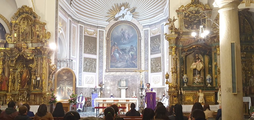 181288donja's tweet photo. Ayer, la Comunidad Peruana celebró a su Patrón el Señor de los Milagros, en la Parroquia de los Santos Justo y Pastor, donde se encuentra la Imagen @planpastoral @MigracionesTole @caritasto @MisionesToledo https://t.co/GliXGTSJr6