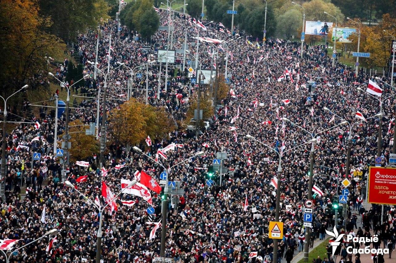 Митинги в белоруссии. Митинг в Минске 2020. Марш протеста в Минске 25 октября.