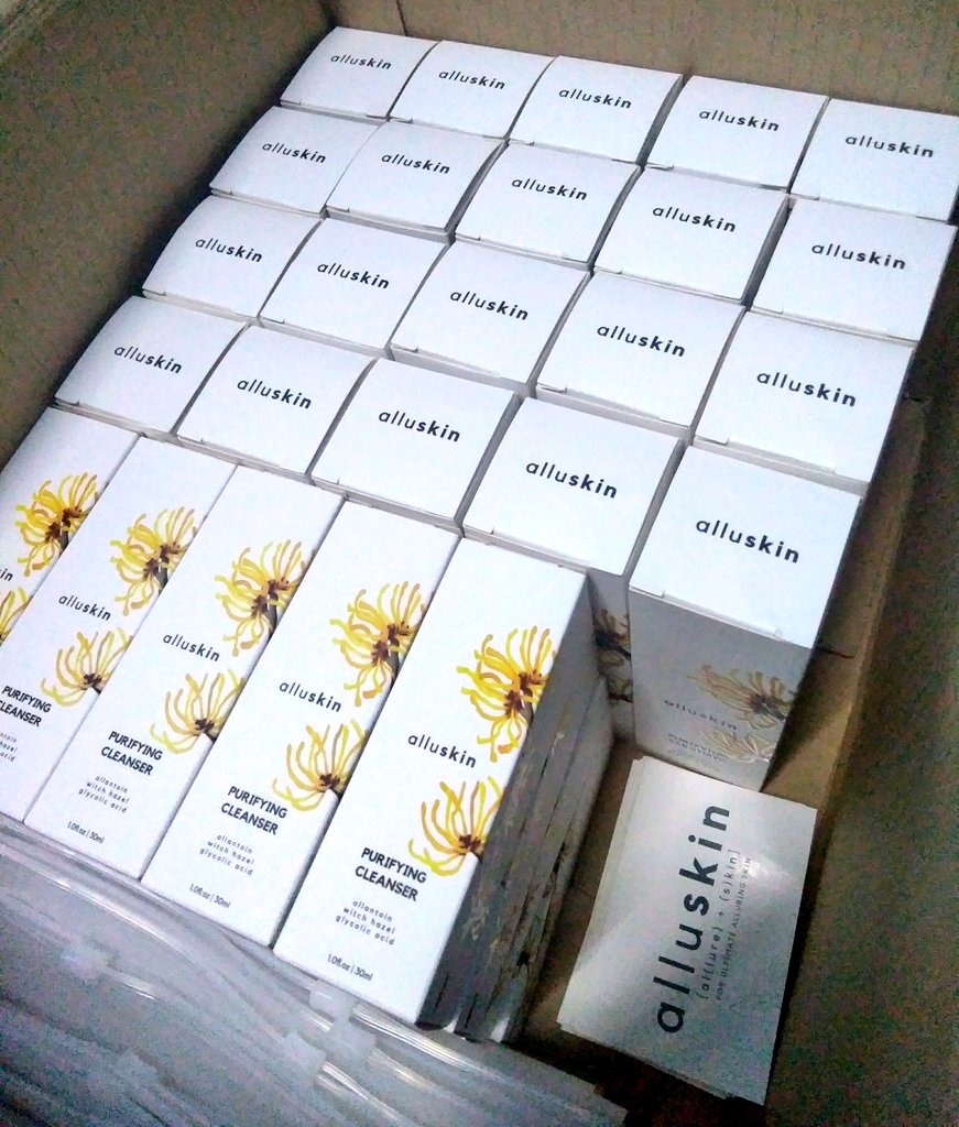 onlysheeeeeee's tweet photo. Semalam baru restock ALS, harini restock APC pulak sebab APC dah tinggal berapa ketul.😂

Nampaknya ramai dah start panic buying Alluskin sebab next month dah back to normal price.👀

Korang dah borong Alluskin belummm?😉

#dahbelialluskin #ALSforall https://t.co/FXHfFI75It