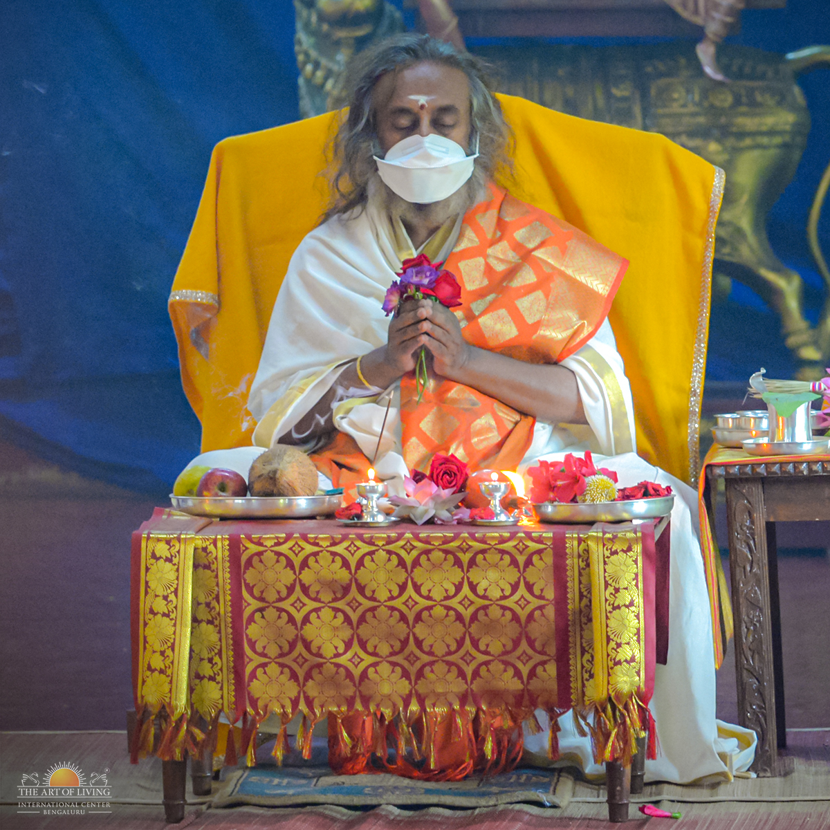 Devotion is in the air!
Embracing the wonderful moments captured from the Guru Puja performed as part of Rishi Homa earlier today - a traditional ceremony honouring the lineage of spiritual masters. #Navratri2020 https://t.co/fMQD0CwBcf