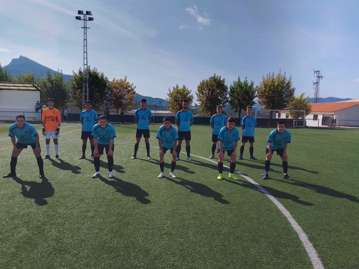 OrceraCF's tweet photo. 📷Esta mañana ha tenido lugar un partido de entrenamiento entre #ORCSenior 🆚 #ORCJuvenil .
Previo al inicio de sus respectivas ligas.Dejando ambos conjuntos buenas sensaciones y donde se han llevado a cabo todas las medidas de prevención y seguridad correspondientes. https://t.co/WIIiyHQTJc