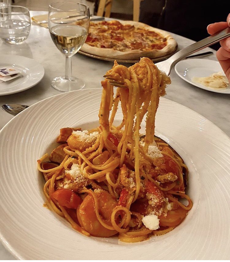 <a href="/MarcusRashford/">MR14</a> <a href="/lukeayling_8/">Luke Ayling</a> <a href="/barrydouglas03/">Barry Douglas</a> SantAngelo’s are offering free nutritious lunches to local children in need. Monday’s lunch is spaghetti  🍝