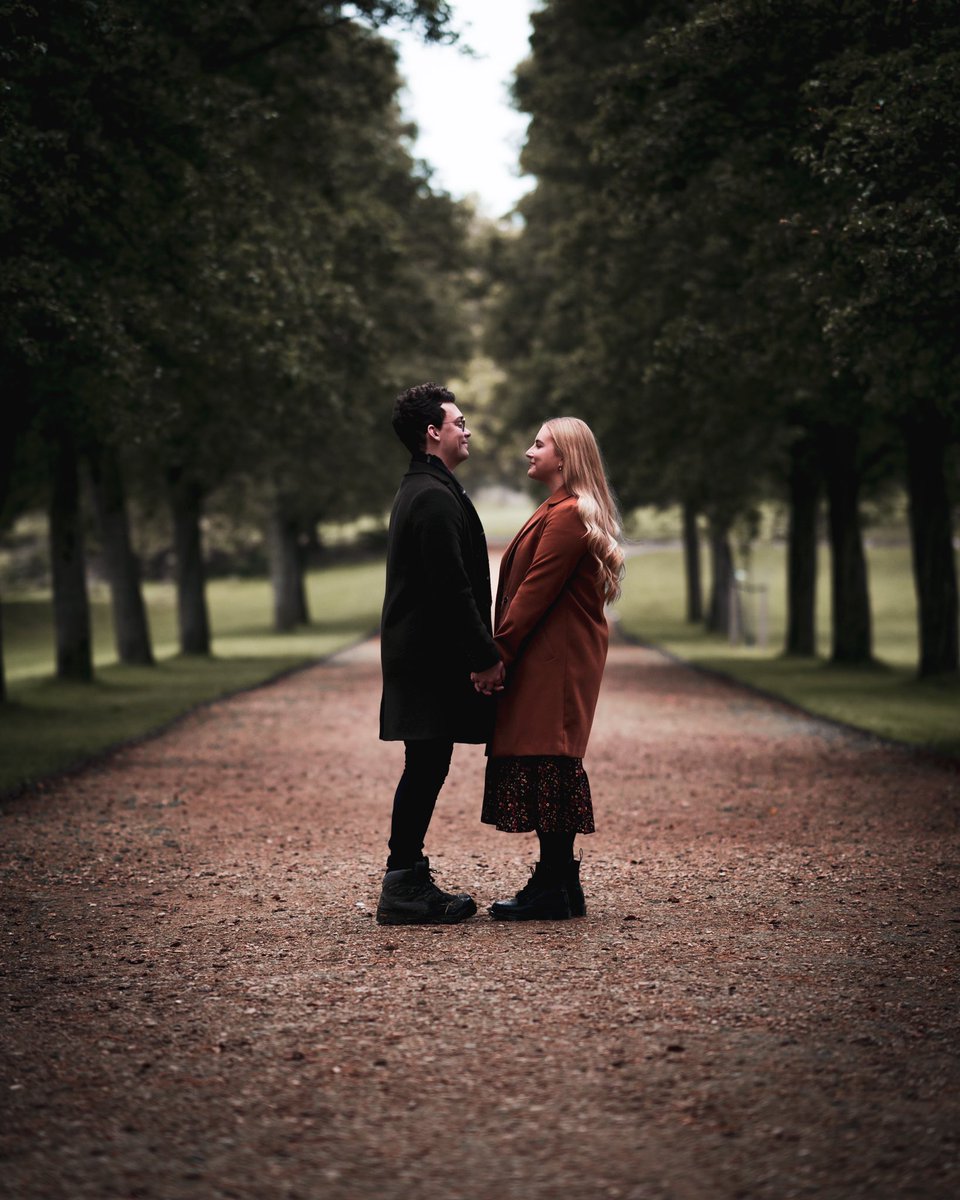 jaketbuff's tweet photo. Last weekend’s autumnal engagement shoot with Steve and Jenny was blinking great 🍂

Can’t wait to take some more at the wedding next year 🌞🌲

And I’m taking bookings for 2021/22 🥳

#bristolweddingphotography https://t.co/MI2Pt1E7UA