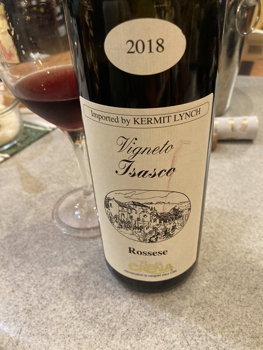 DoliverosDaniel's tweet photo. Mysterious & delightful Ligurian rosso,18 #PuntaCrena Isasco,100% #Rossese grape,light ruby color,aromas of fragola,tarragon,rhubarb & cinnamon,medium body,good weight & extract,candied orange/cranberry flavor,bright & refreshing,drink slightly chilled,delicious & rewarding,YUMMY https://t.co/LG4mbick4Y