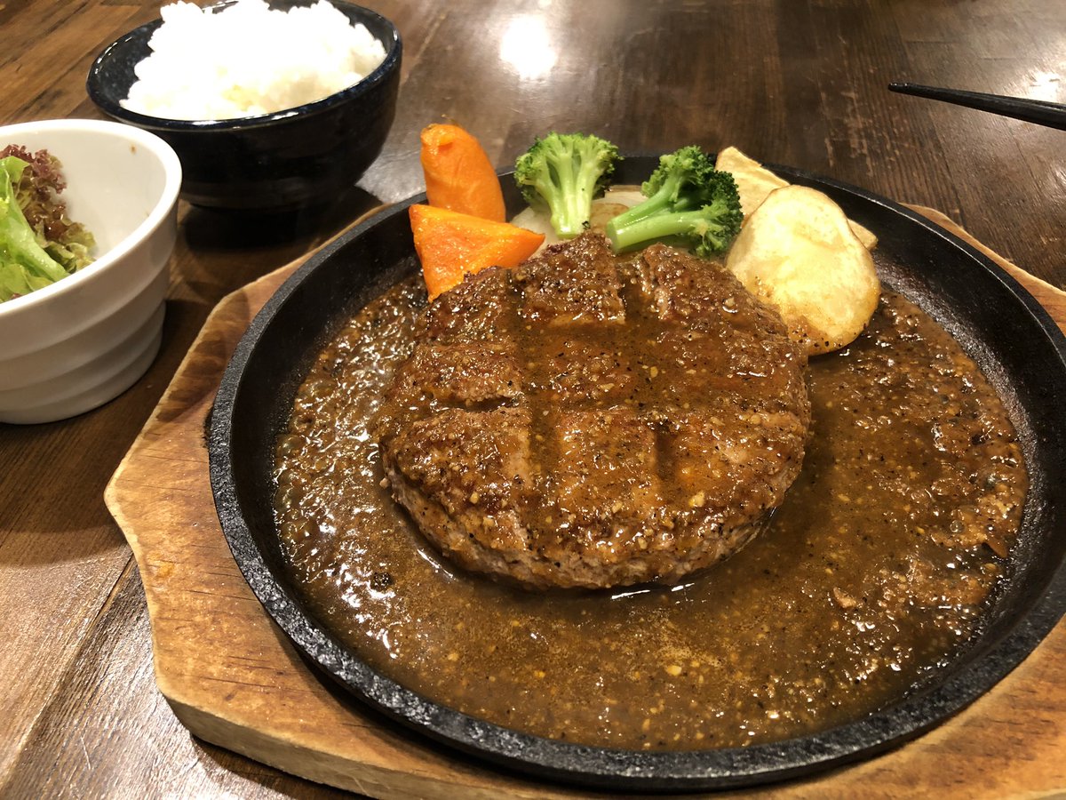 You On Twitter 札幌牛亭 南池袋店 ランチでハンバーグ食べました 焼き方が選べてミディアムレアがフワフワで美味しすぎです 池袋ランチ 札幌牛亭 ハンバーグ