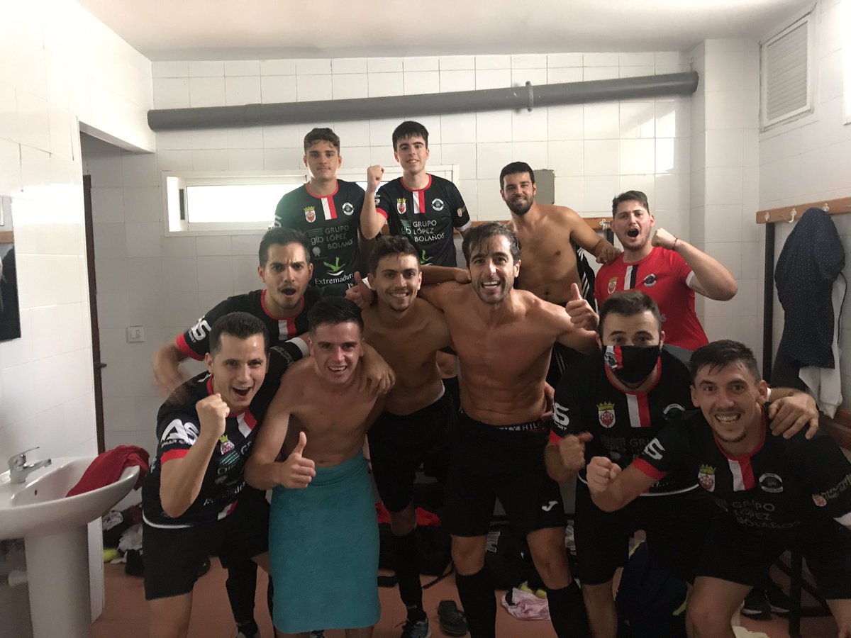 Tercera División Nacional G23B
  Temporada 2020/21
    Jornada 1

<a href="/DistribCisneros/">Distrib.Cisneros F.S</a> 3-6 <a href="/grupolopez14/">GrupoLopezBolañosFS</a> 

<a href="/Yeray76757875/">Yerayytete10</a> ⚽️⚽️
#Babu ⚽️⚽️⚽️
Manuel ⚽️

#123Bolaños🤍🖤❤️