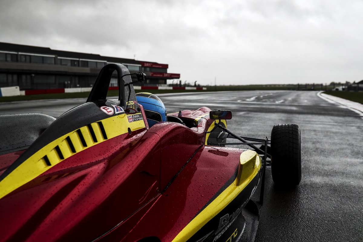's tweet image. Last chance saloon...

➡️ Let's do it in style! 💯 @AForesRacing could still nick the @F3Cup title...he starts from P2 alongside his rival 🤞

🗣 GET 'EM ALEX!

📺 Race is LIVE right here from 14:25:
facebook.com/F3Cup/

#CDR I #F3Cup