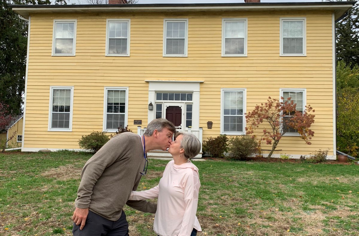JerryLawlor's tweet photo. The west end of Brantford brought us to #myrtlevillehouse #serenitycountrycandles #presenttimes and @Glenhyrst via the @BrantRotary Cruise around Brant event. #brantrotary #cruisebrant #kissingcouple https://t.co/MIb4qV7lPs