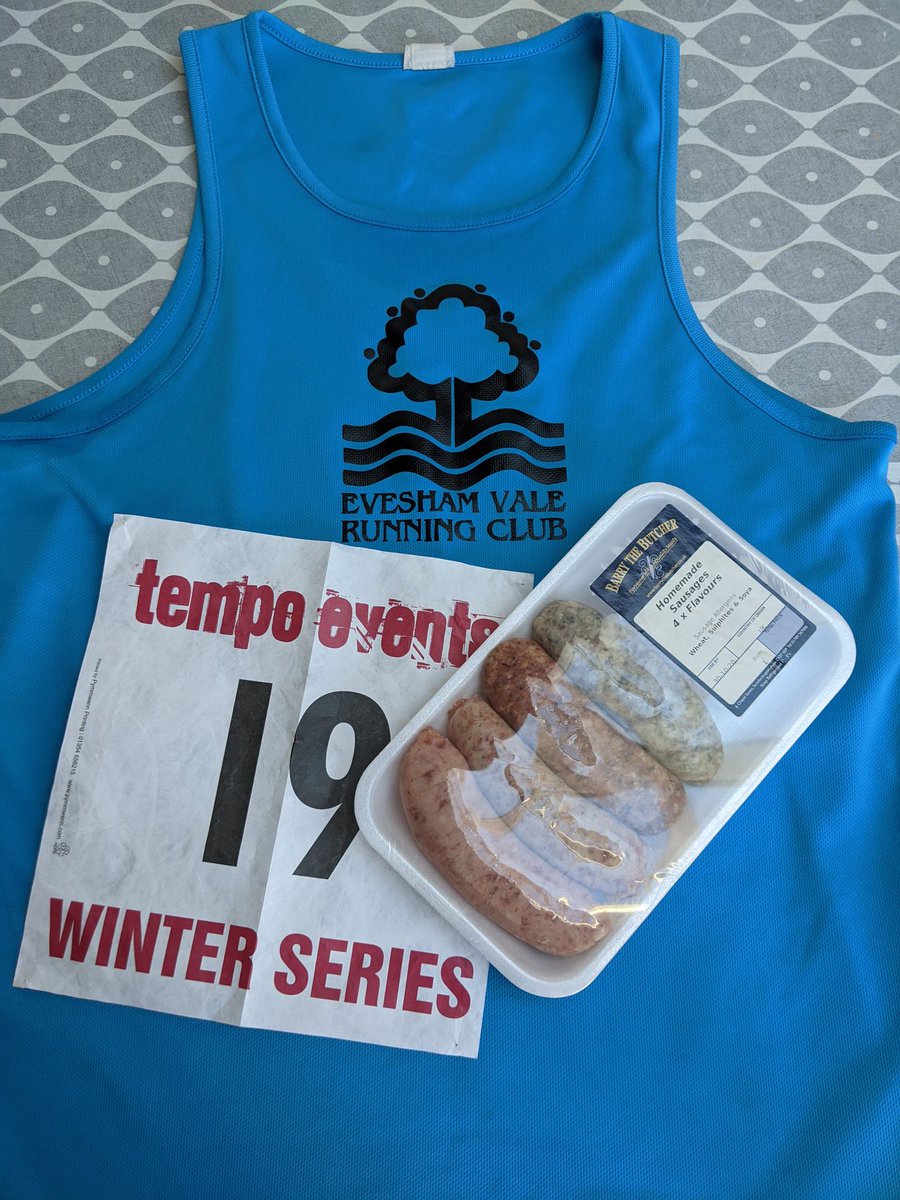 scottpph's tweet photo. First proper running race since lockdown and what a race! The tempo winter series route doesn't mess around. 203m elevation gain on a 10k route. Really happy with a course pb of 43:34. Race 2 is the same but in reverse. #running #run #pb #sausagesnotmedals #ilmington #tempoevents https://t.co/miPSOwIZHn