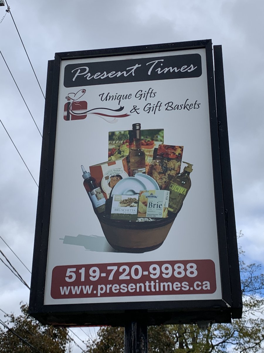 JerryLawlor's tweet photo. The west end of Brantford brought us to #myrtlevillehouse #serenitycountrycandles #presenttimes and @Glenhyrst via the @BrantRotary Cruise around Brant event. #brantrotary #cruisebrant #kissingcouple https://t.co/MIb4qV7lPs