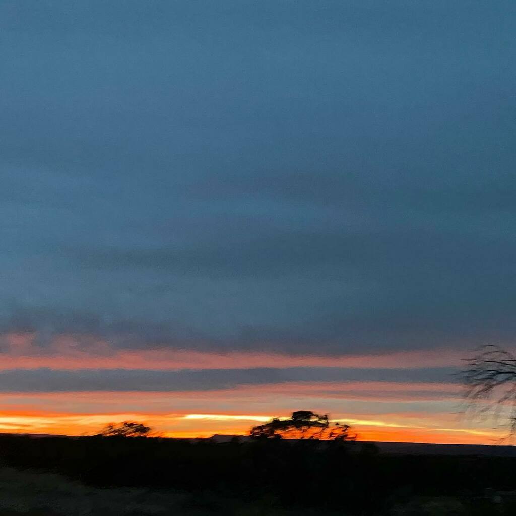 kathelin's tweet photo. Red sky in the morning over the Galisteo Basin. https://t.co/bTIdu0eYis https://t.co/B2Ue4BTet8