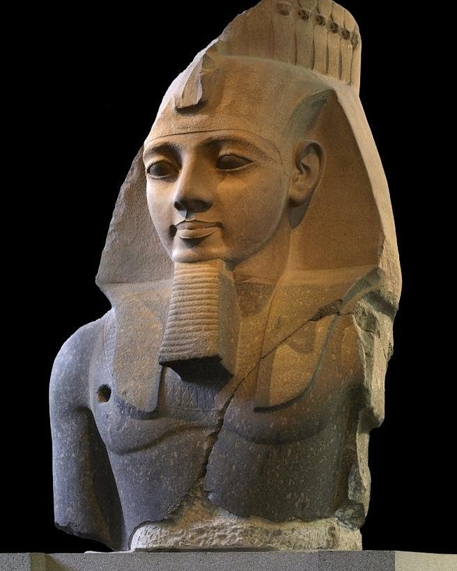 Busto de Ramsés II, dinastía XIX. Conservado en el British Museum. ¡¡¡Feliz domingo!!!#antiguoEgipto #Egypt #ExplorandoEgipto