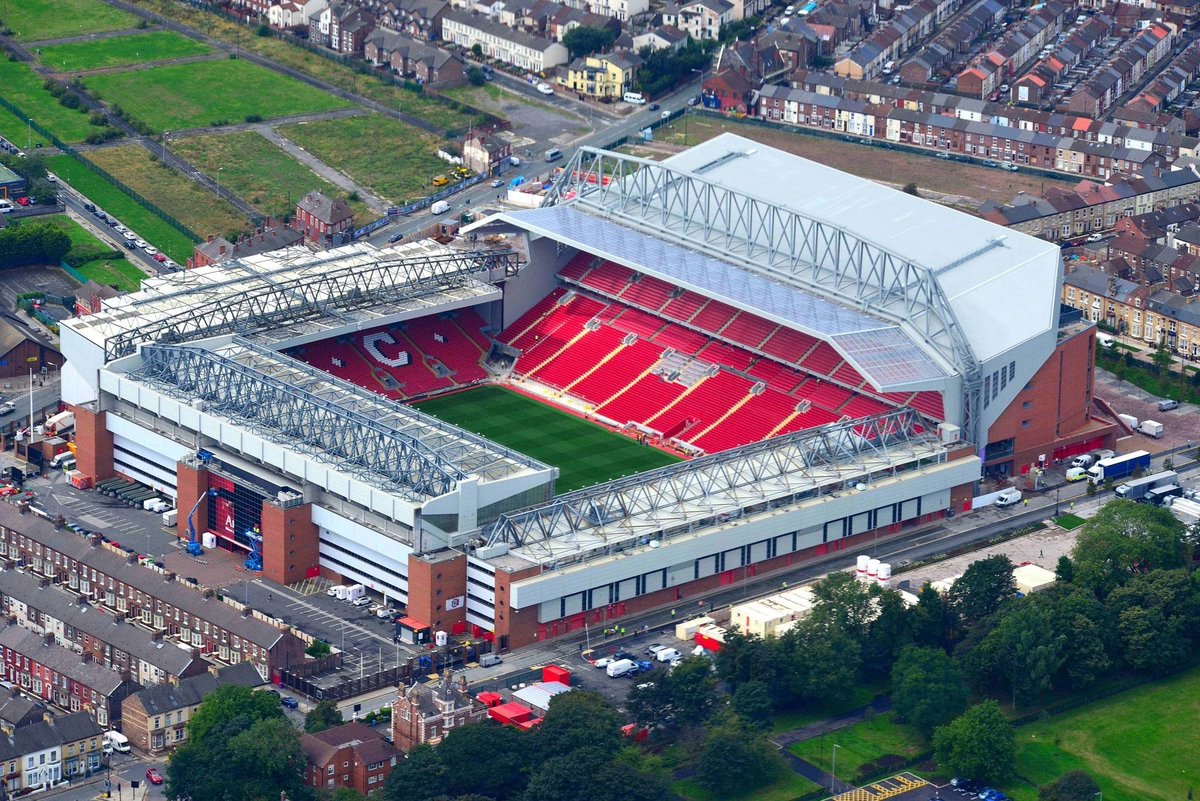 Liverpool fans have raised over £100,000 for food banks instead of paying the £14.95 PPV fee for their game vs Sheffield United yesterday. Incredible. 👏