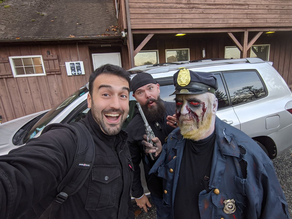 TafGato's tweet photo. Holy crap our event at the @hauntedredmill with #UnexplainedCases was CRAZY! YUGE thank you to the UC team and whole town of Clinton, NJ for being the litmus test for such an ambitious endeavor and they killed it. So thankful and I can't wait to return to the Red Mill next year! https://t.co/WQH1CWAkoR