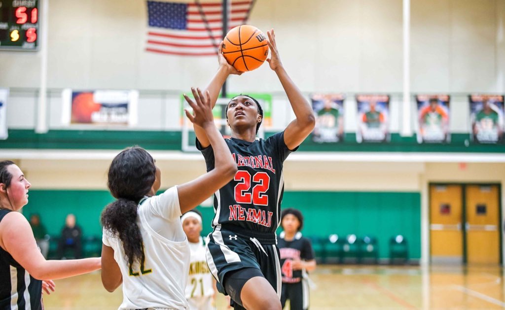 PhillyDetes's tweet photo. 2022 F Ashlyn Watkins here at the @Wootten_Camp in Game 1 this morning just threw down a monster transition slam #Wootten150 @harrietwatkin13 https://t.co/tNAwkTQTe2