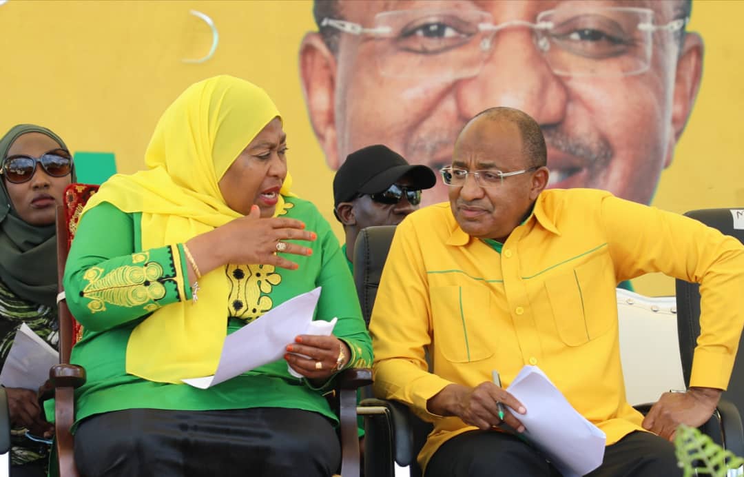 ccm_zanzibar's tweet photo. Mgombea Mwenza wa Urais wa Jamhuri ya Muungano wa Tanzania kwa tiketi ya CCM Ndugu @SuluhuSamia ahudhuria mkutano wa ufungaji wa Kampeni za Chama Cha Mapinduzi katika uwanja wa demokrasia Kibanda Maiti Zanzibar leo Oktoba 25, 2020.

#Mwinyi2020✅
#KuraKwaMwinyi
#YajayoNiNeemaTupu https://t.co/zfdowm7oCp