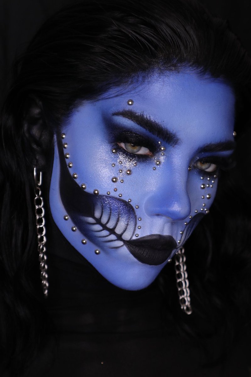 makeupbytrinn's tweet photo. hello this took me 7 hours 🥺 i seriously cannot get enough of MAC Paintsticks ahh!!! https://t.co/oyrHLimEQr https://t.co/se3btnFrT2