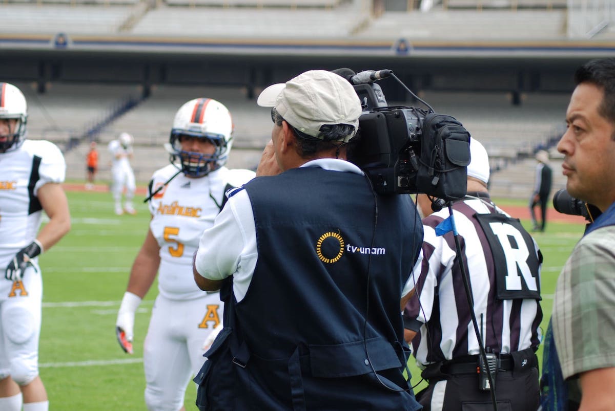 tvunam's tweet photo. Coberturas de la Temporada de Fútbol Americano Estudiantil 2019🏈, #DíasdeFiesta con @Lauentuiter y @elimonpartido en #FiestaLibroyRosa 2019📖🌹 y #DíasdeFeria, desde #FILUni2019, con @luisalaouija.🙋🏻‍♂️🙆🏻‍♀️📚 https://t.co/dRQJzccuDp