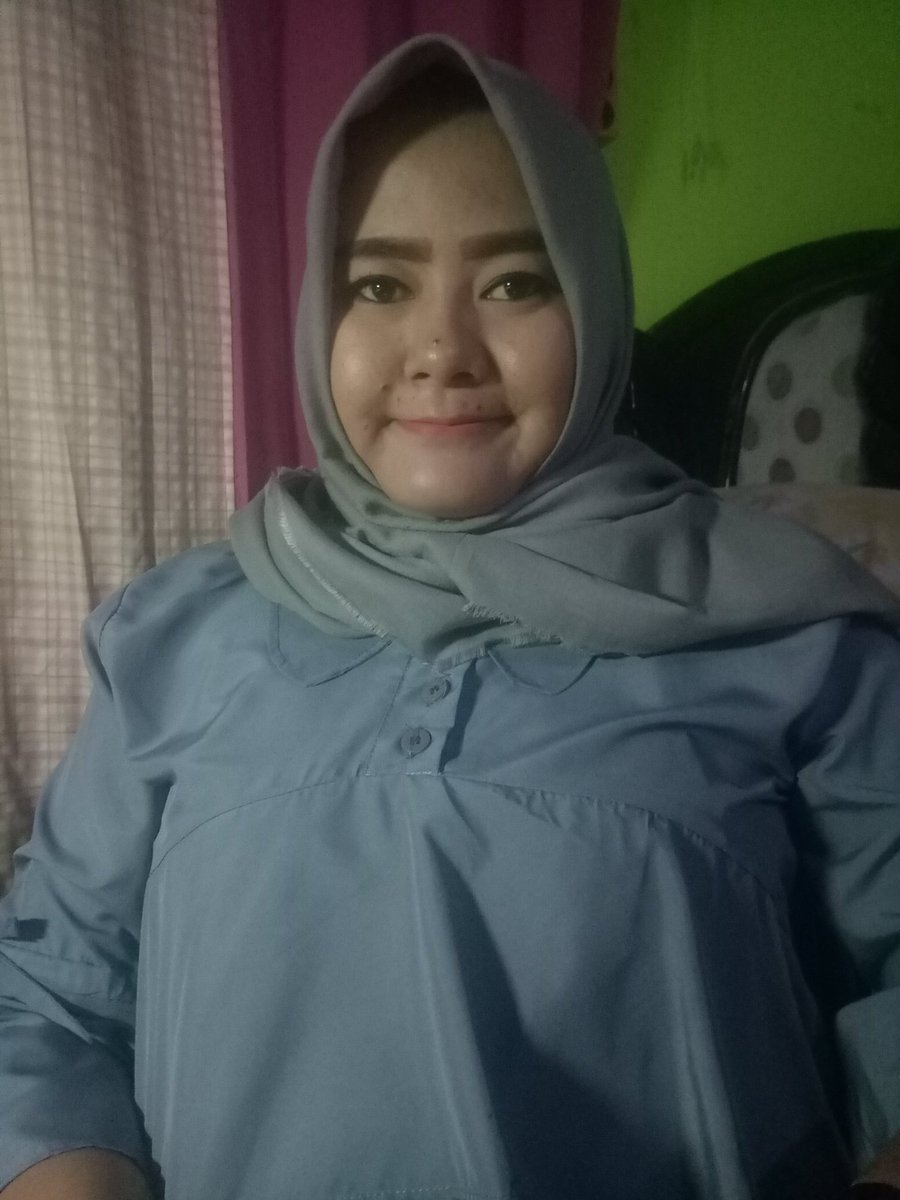 Big_1_chan's tweet photo. Berjilbab tapi binal......bunda fitri binal yg suka ngentot saat suami pergi https://t.co/nEq3xj6AlT