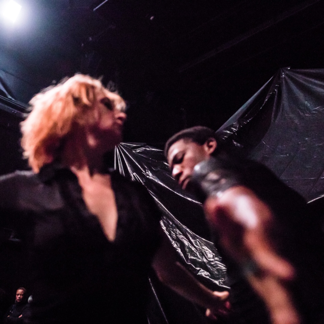 la_ribot's tweet image. Dans quelques heures et en clôture de la Biennale Danza di Venezia, aura lieu Another Distinguée, 2016, avec Thami Manekehla et Juan Loriente....