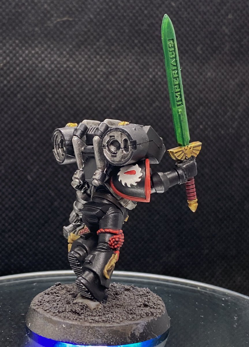 GazOfAllTrades's tweet photo. Got screwed by the Pre-Orders yesterday but found an interesting model to paint for the #Craftanoon and i will say its the best chapter badge i’ve ever done haha
Super proud of this jump-pack boy/Slash Captain! #WarhammerCommunity #warhammer40k #warmongers #Deathwatch #Warhammer https://t.co/ZuZHVti1Cp