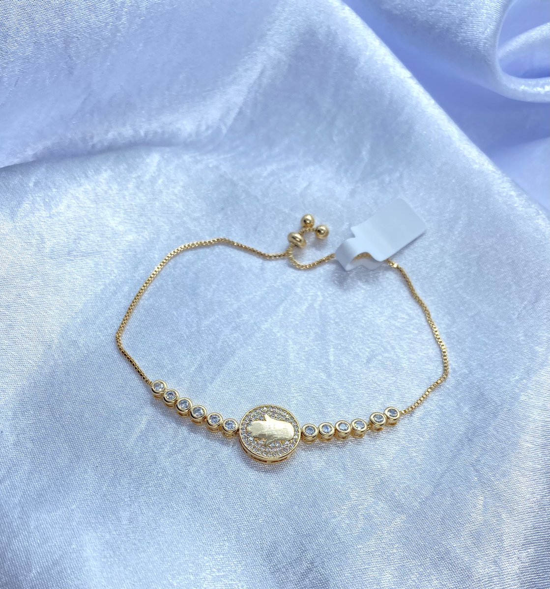 NameIsLauraa's tweet photo. Adjustable bracelets ✨ they fit all wrist size https://t.co/r19EI8PqnL