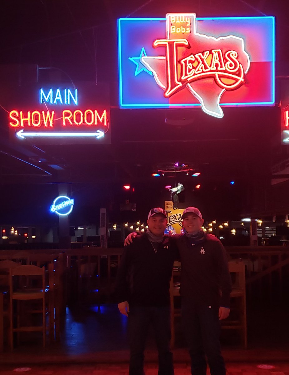 billsallenger's tweet photo. Awesome weekend  in Fort Worth, Texas. Finally got to see the Dodgers play in the World Series and we did a little Honky Tonkin at Billy Bobs (the World's Largest Honky Tonk)!! Thanks for the awesome tix @Go__USA🤠 @kaylasallenger @bye_mitch @mitchell_heer @albye08 https://t.co/WQZGwiQx6u