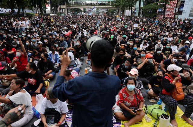 Thousands of #protestors demonstrated again in #Bangkok as #Thailand #PrimeMinister #Prayut Chan-o-Cha refused to resign & ignored their ultimatum.On Monday, protestors will gather near #German embassy as King #MahaVajiralongkorn often stays in #Germany. #ThailandProtests #MIG