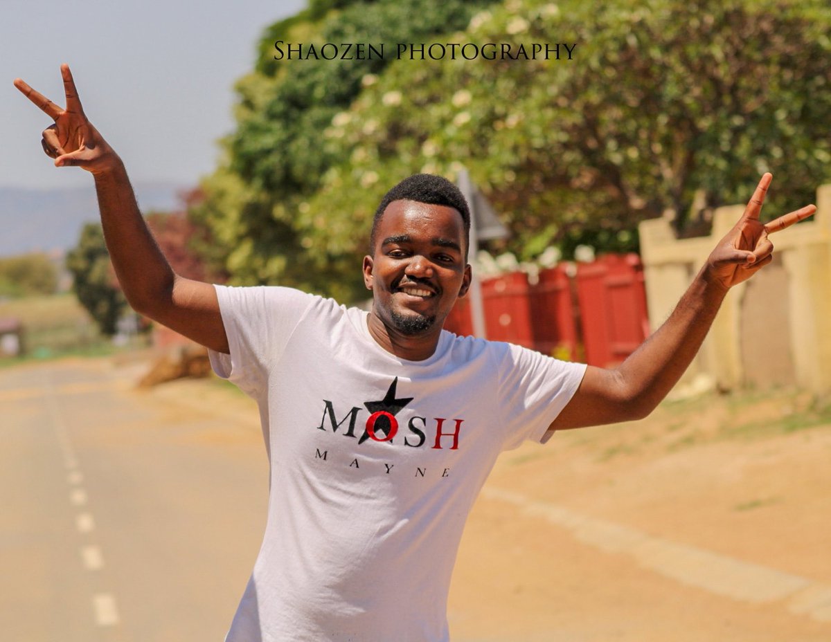 Batho ba Twitter dumelang😁,ke ntwana ya tzaneen ye abolelang.😉
Kere you can stream my new song “timeline” on the following link. youtu.be/dUY733BSme4. #NESCAFEGOLDQuality #RIPCalvin #BBNaija